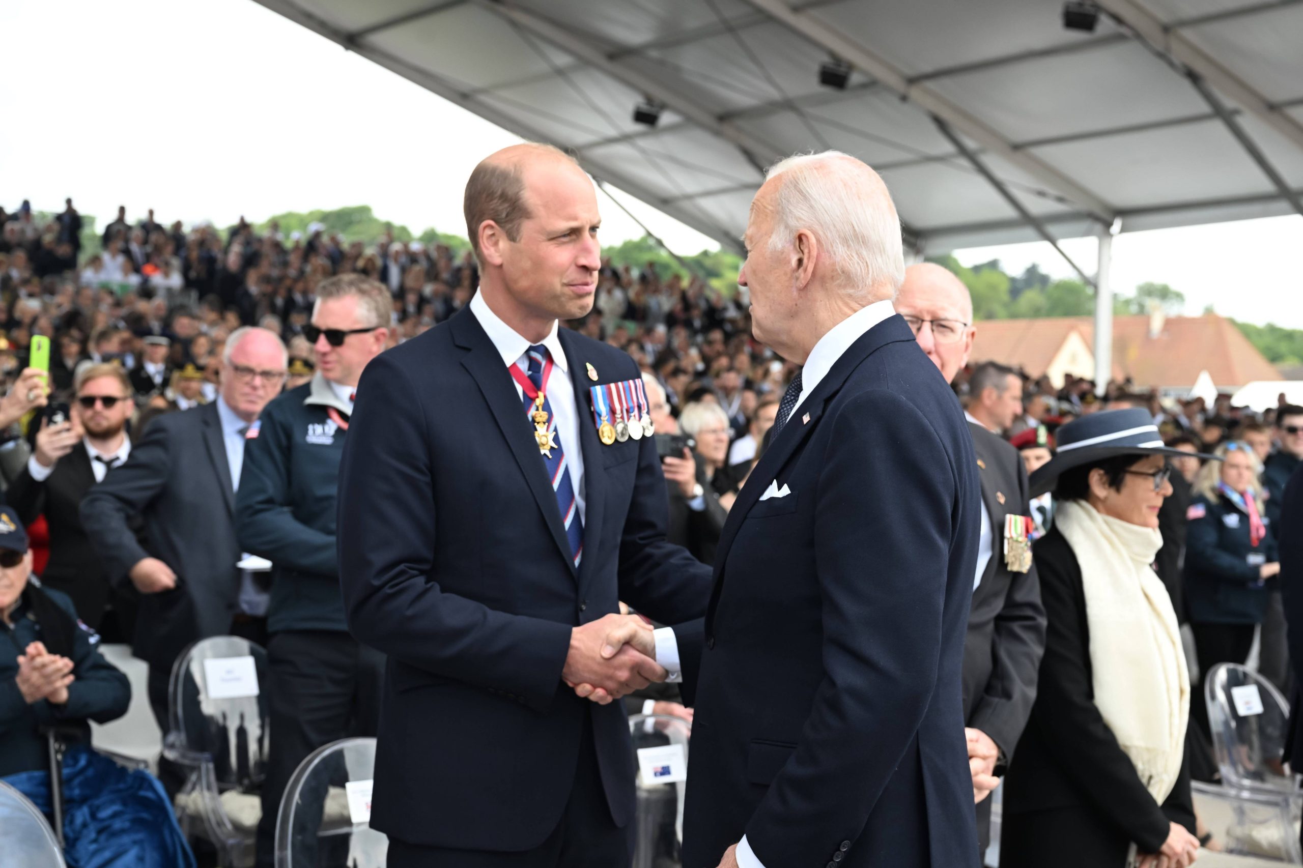 William se reunió con Biden y otros líderes mundiales en la ceremonia conmemorativa en Omaha Beach que marca el 80 aniversario del Día D